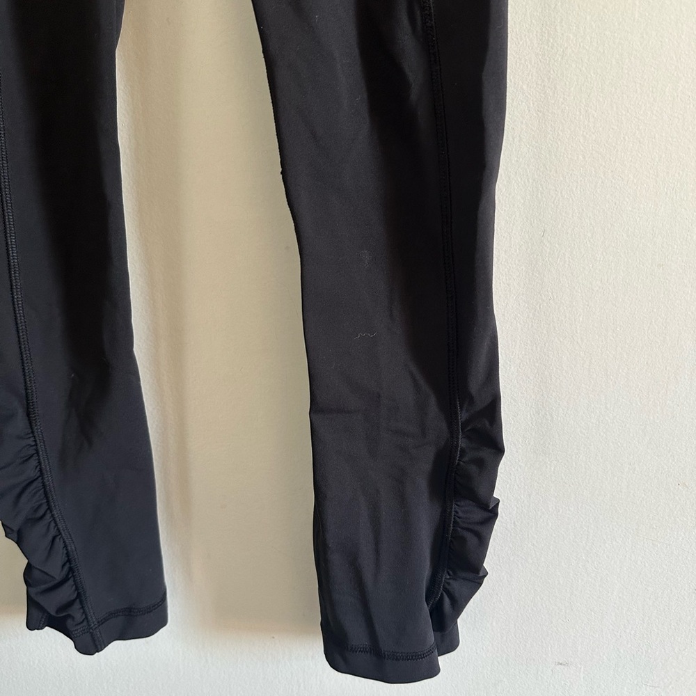 Lululemon Athletica Black Ruffle Full On Luxtreme Athletic Running Crop Leggings - Picture 3 of 9